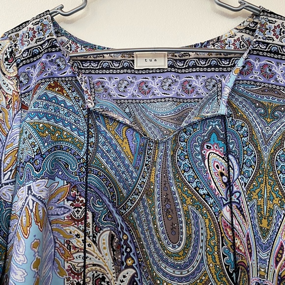 Tua split neck short sleeve blouse with tassels - Picture 2 of 8